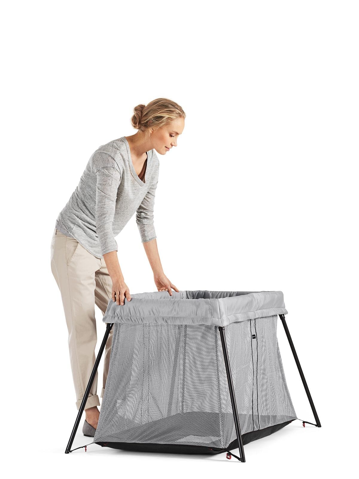 Travel Crib Light with Fitted Sheet Bundle F9471