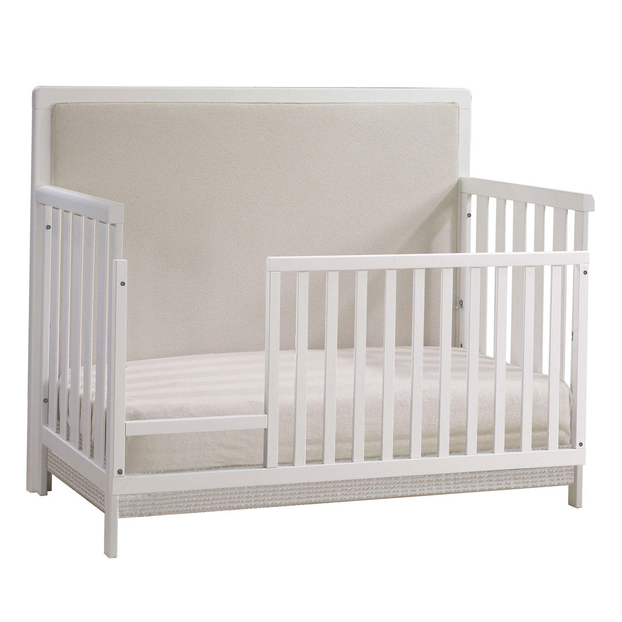 Convertible Crib with Upholstered Panel B8664