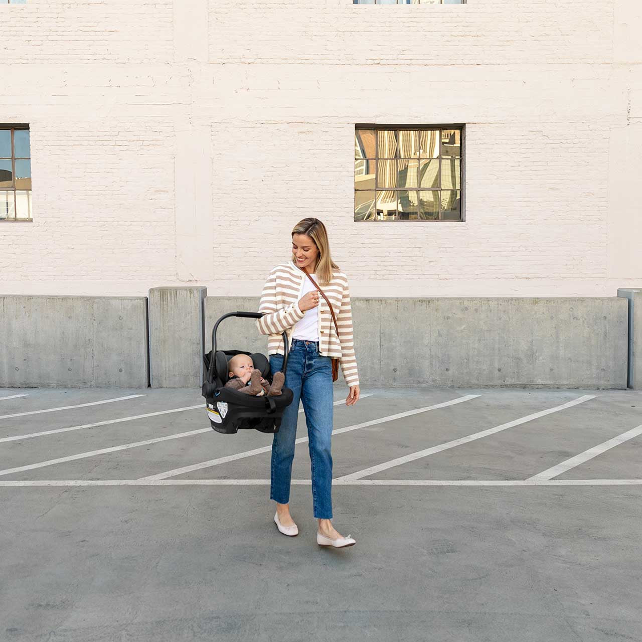 Infant Car Seat B36550