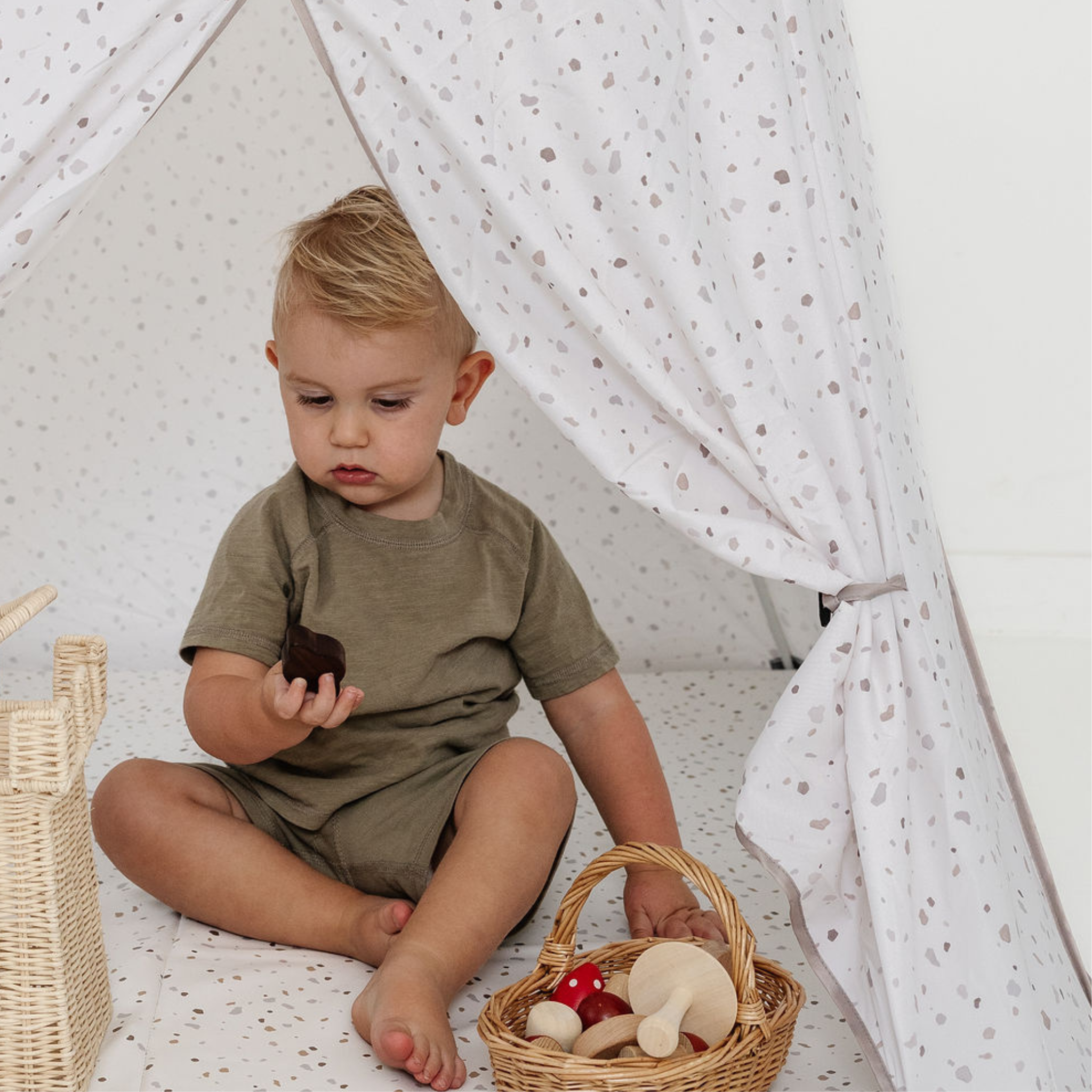 Chalk Play Tent for Kids W2017