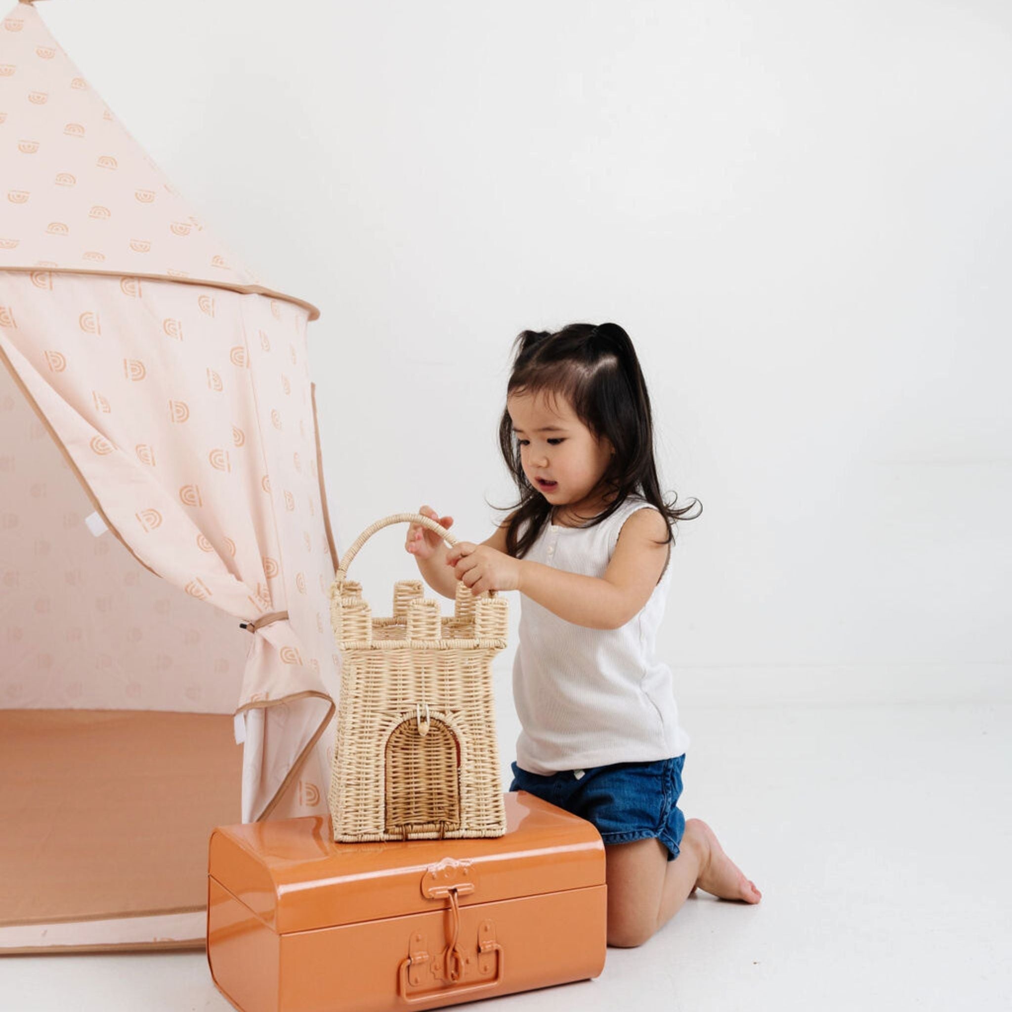 Rainbow Peach Play Tent T2695