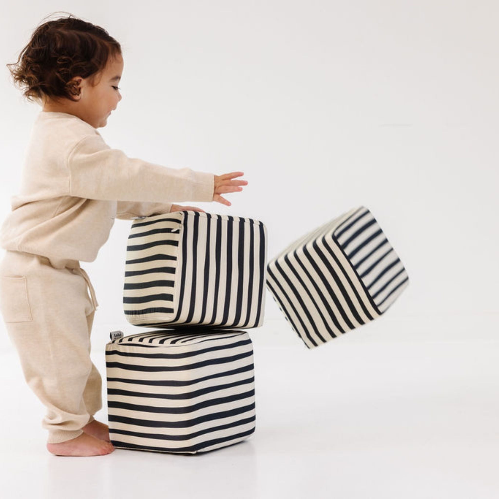 Bold Stripe Play Cube K843024