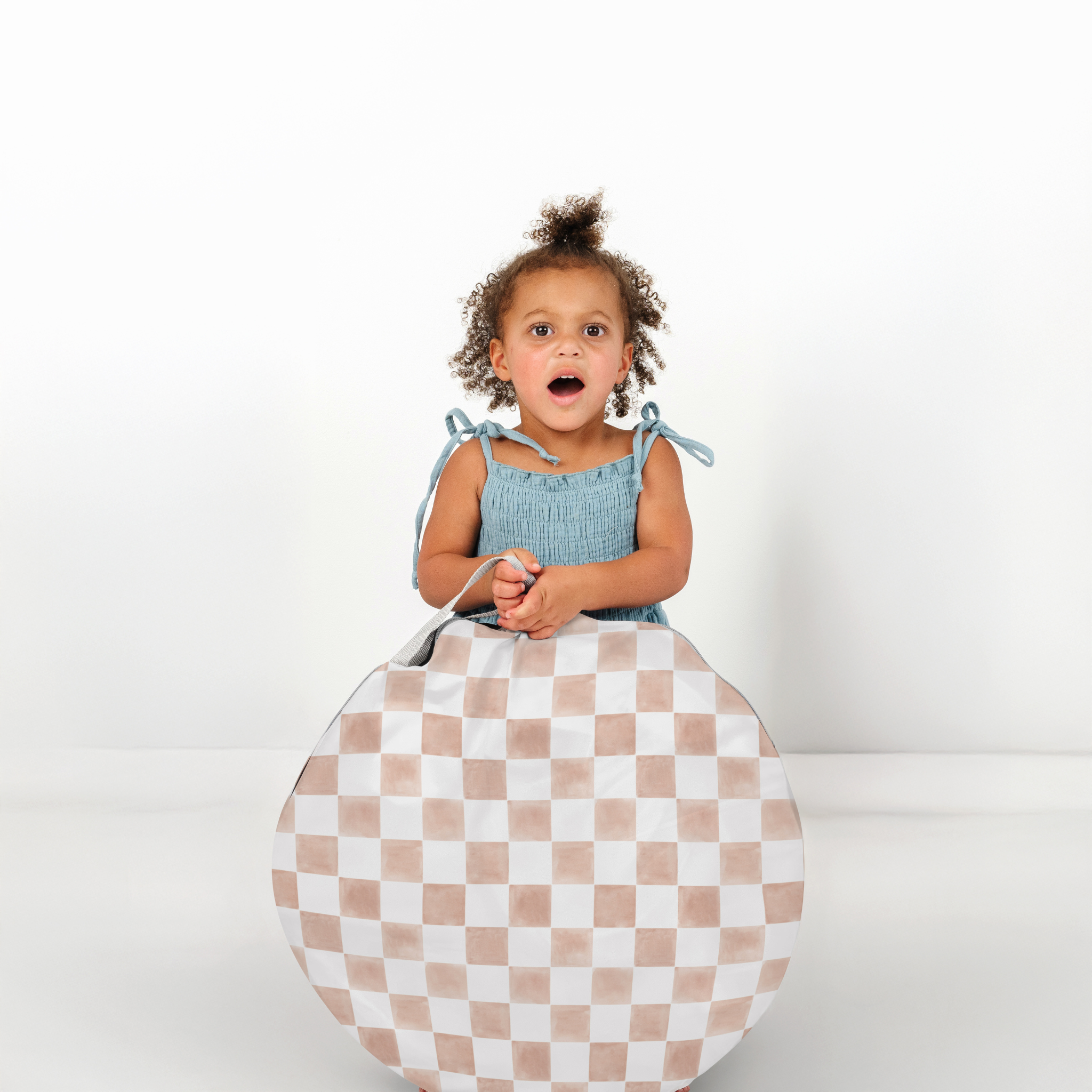 Kids Checker Toffee Play Tent Q44643