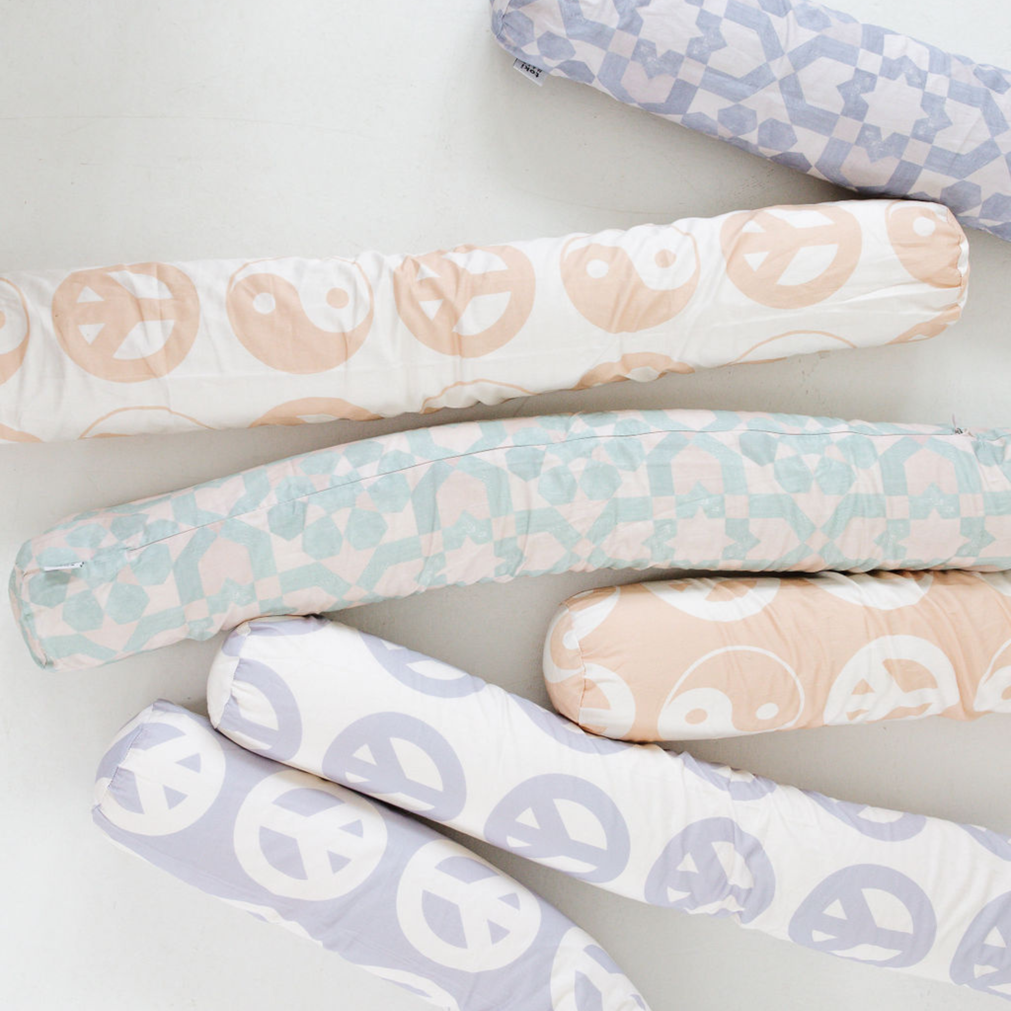 Blue Tile Support Pillow A8217