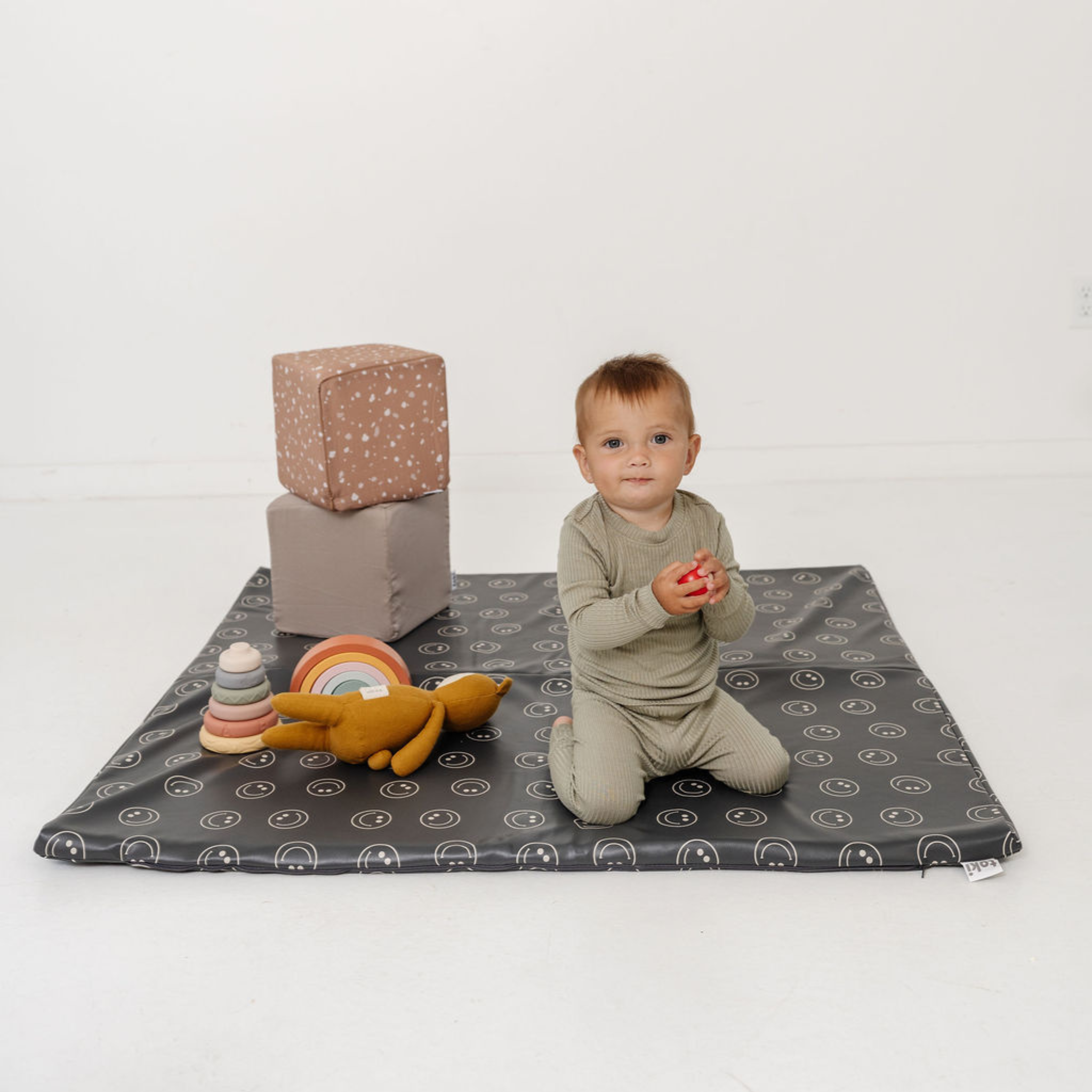 Vegan Leather Mat A798739