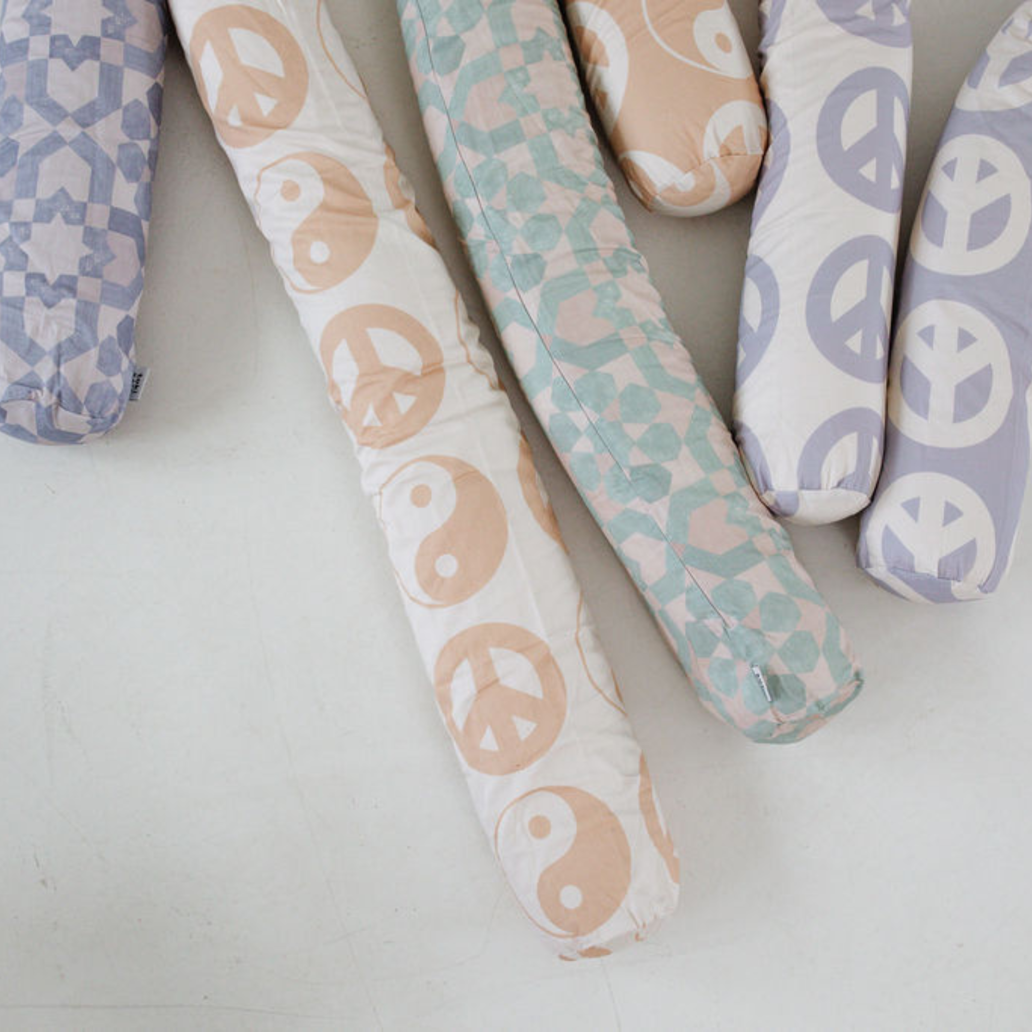 White Yin Yang Support Pillow J8841