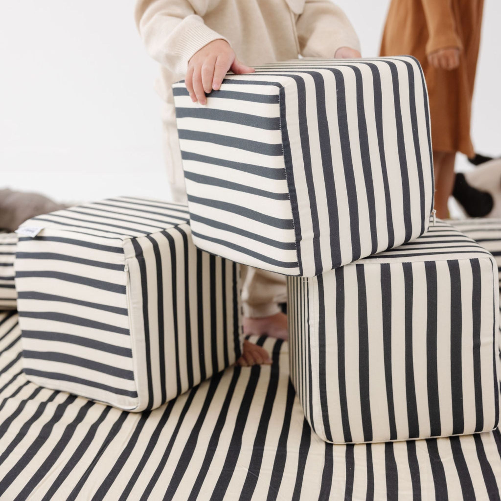 Bold Stripe Play Cube K843024