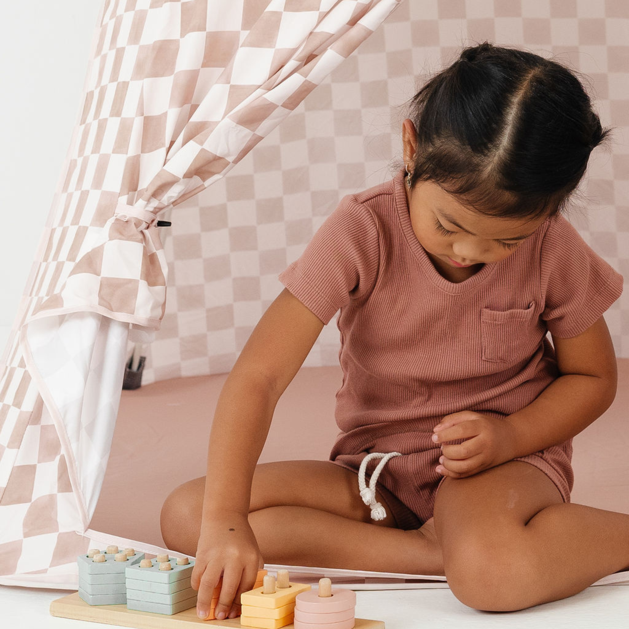 Kids Checker Toffee Play Tent Q44643