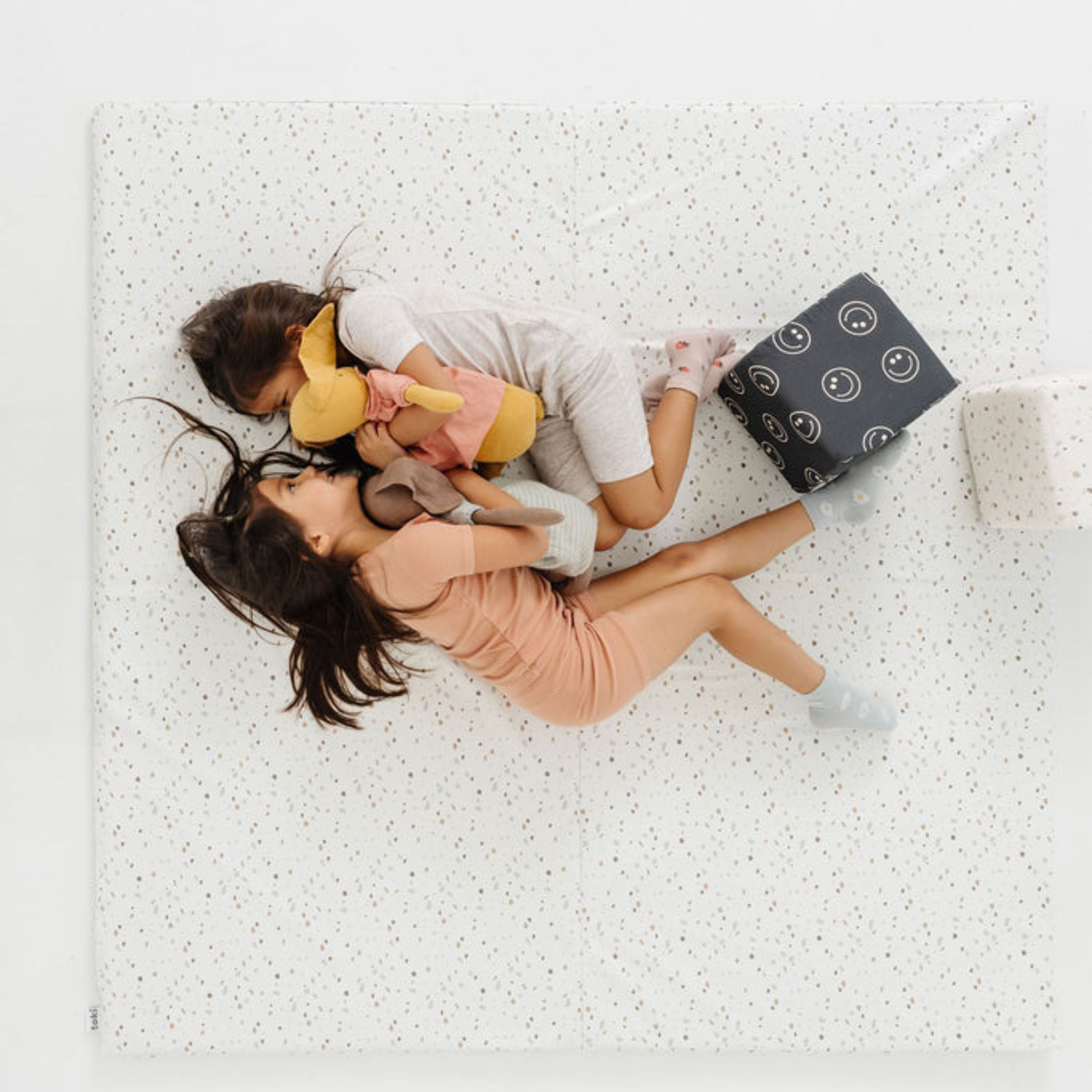 Terrazzo Chalk Vegan Leather Mat E7489