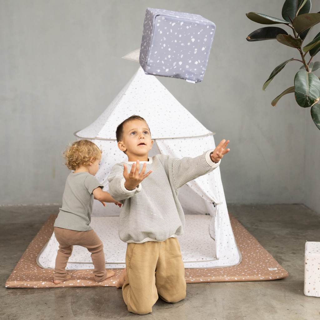Terrazzo Slate Play Cube X935280