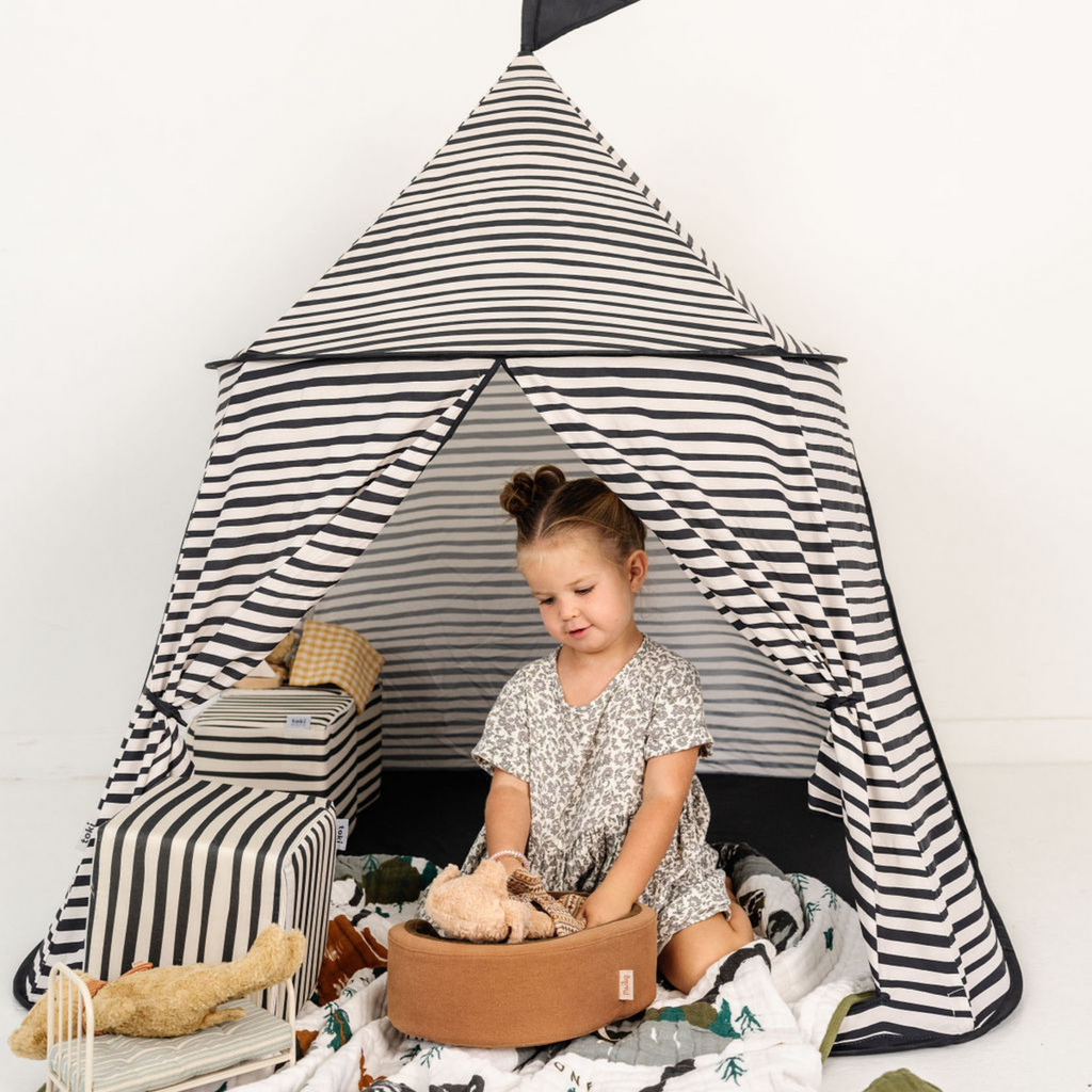 Kids Bold Stripe Play Tent X646