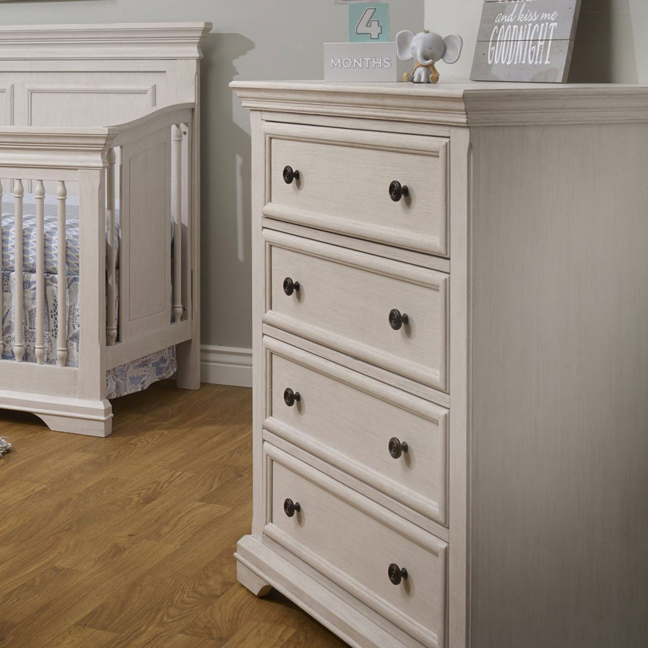 4 Drawer Dresser T9071