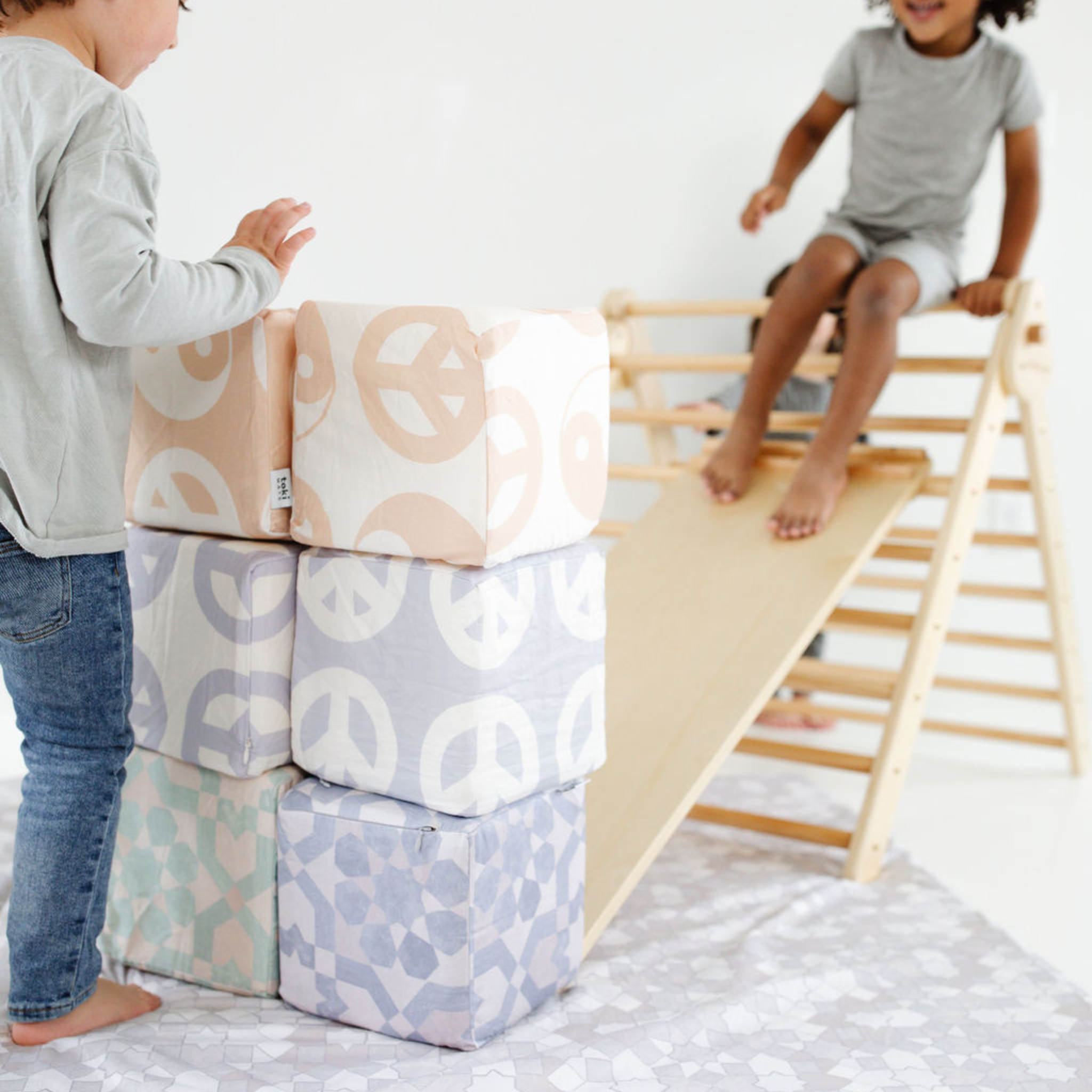 Kids Cream Peace Sign Play Cube G2166