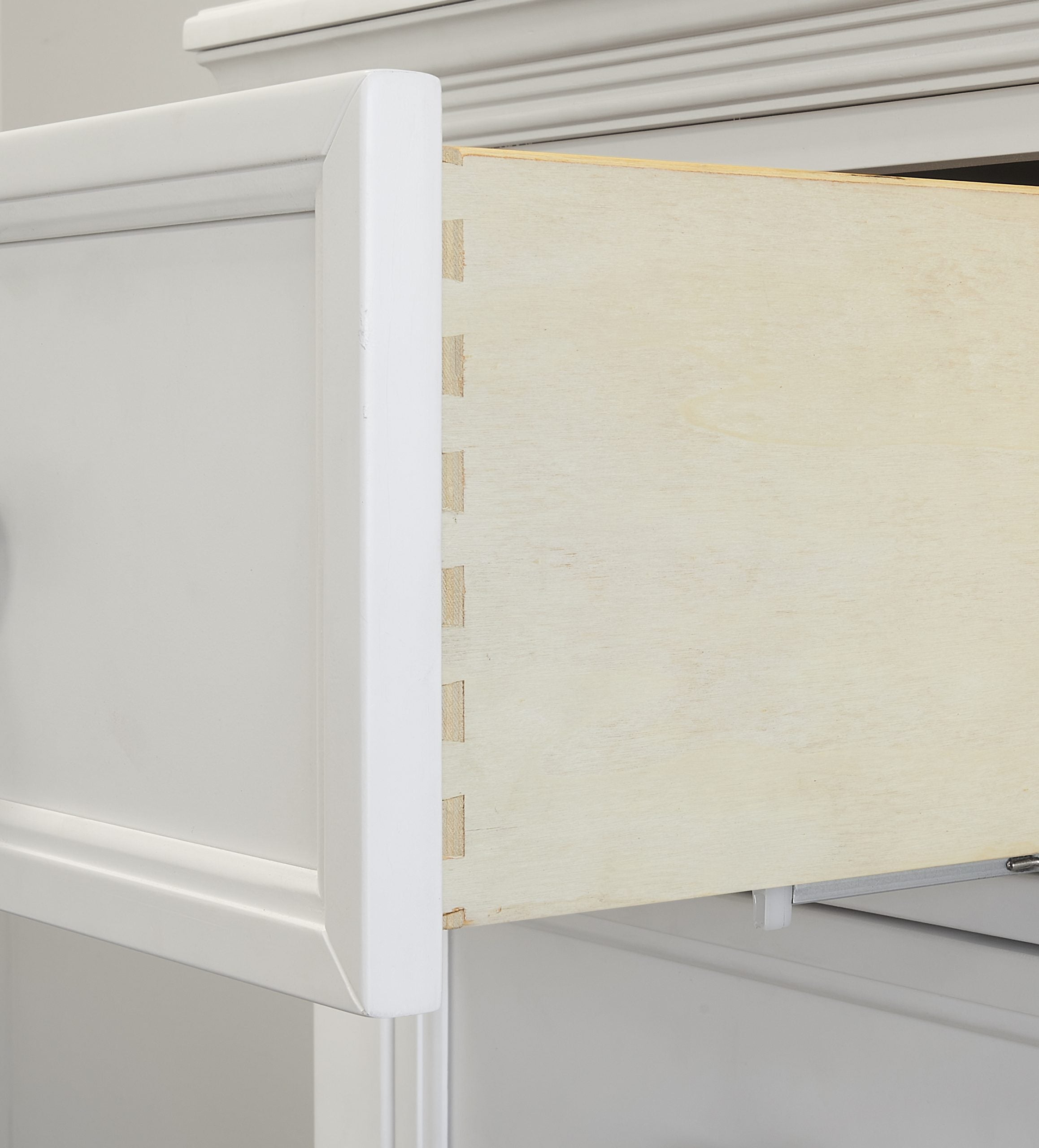 5 Drawer Dresser - White F784