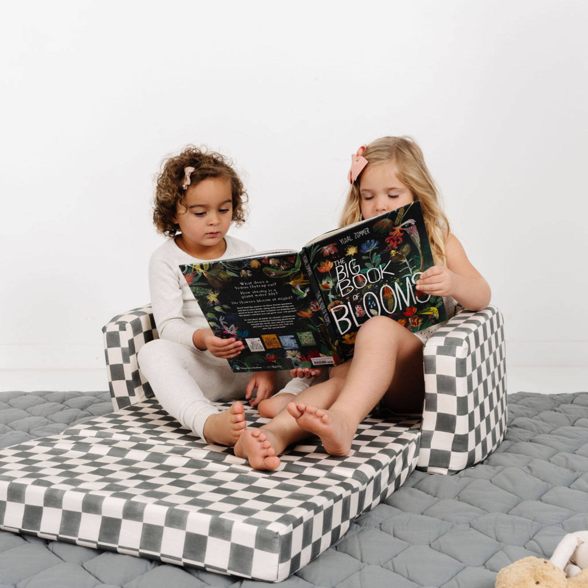 Checker Pepper Play Couch L99382