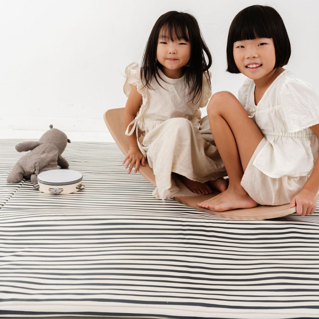 Vegan Leather Mat with Bold Stripe H69011