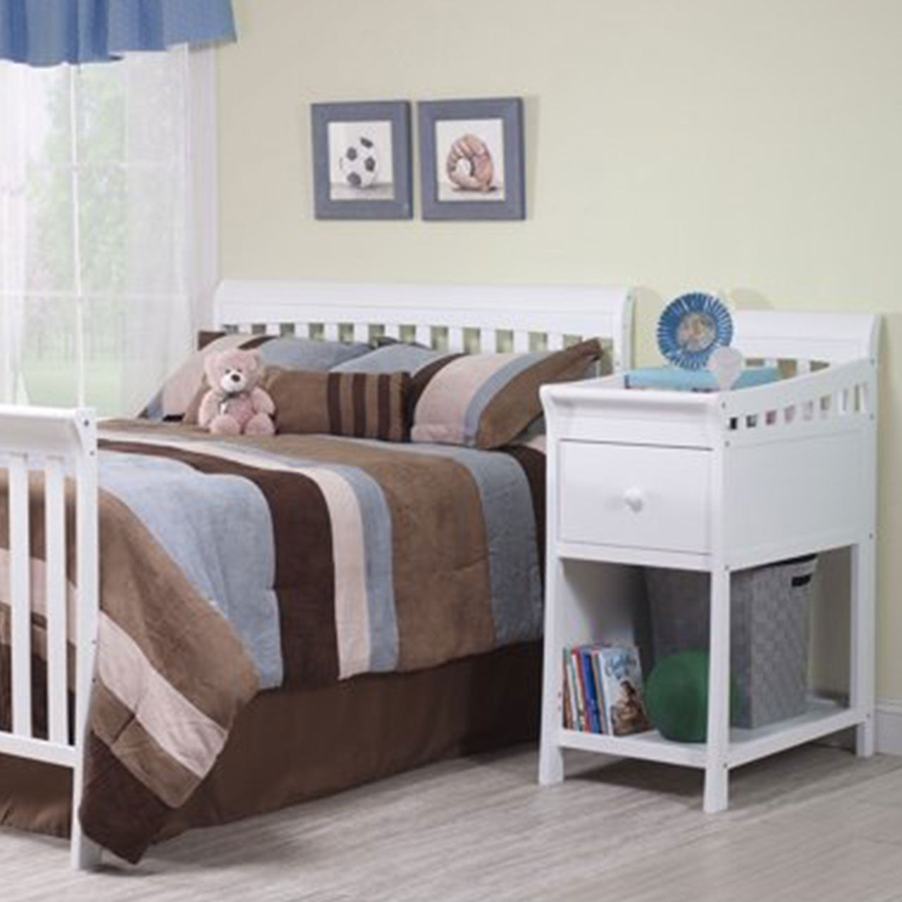 White 4-in-1 Crib & Changer I432