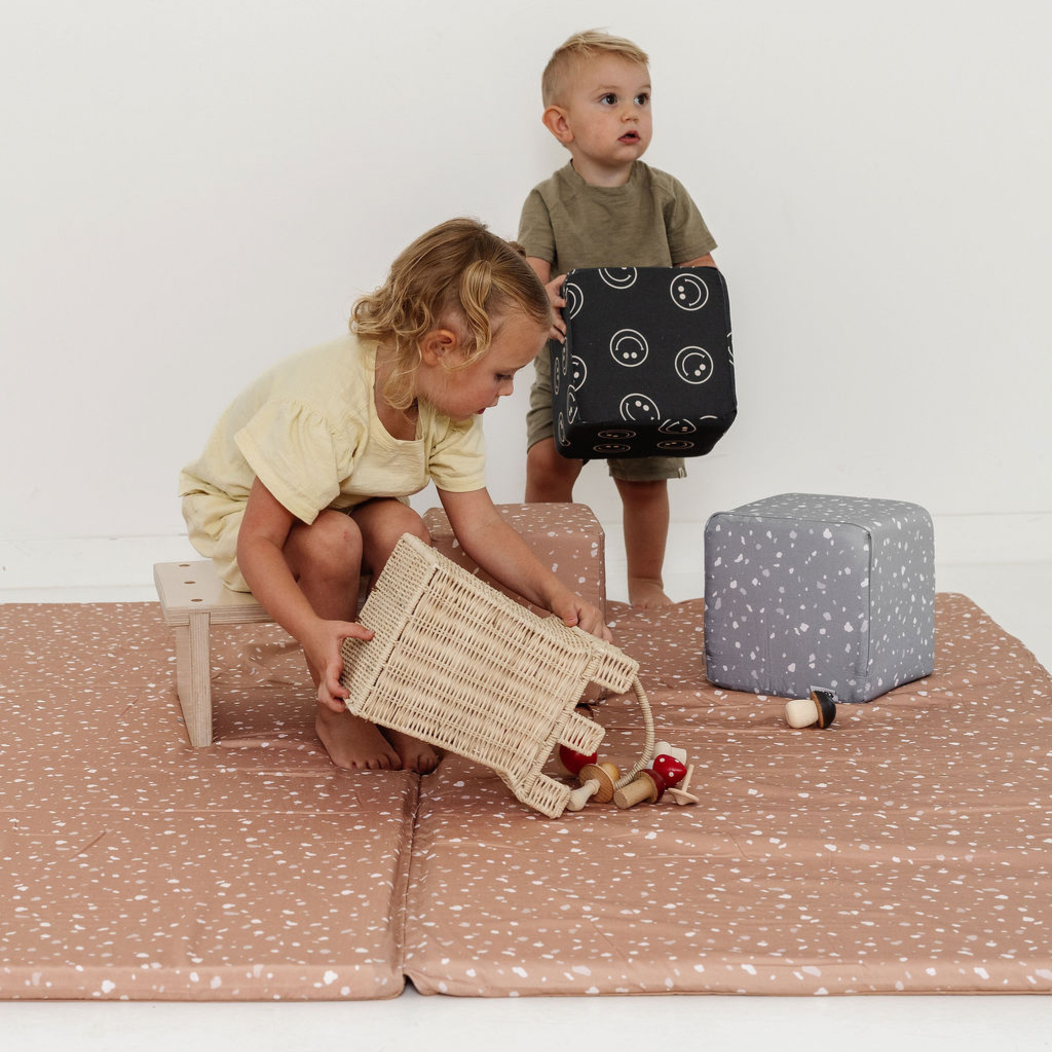 Organic Cotton Terrazzo Play Mat R128