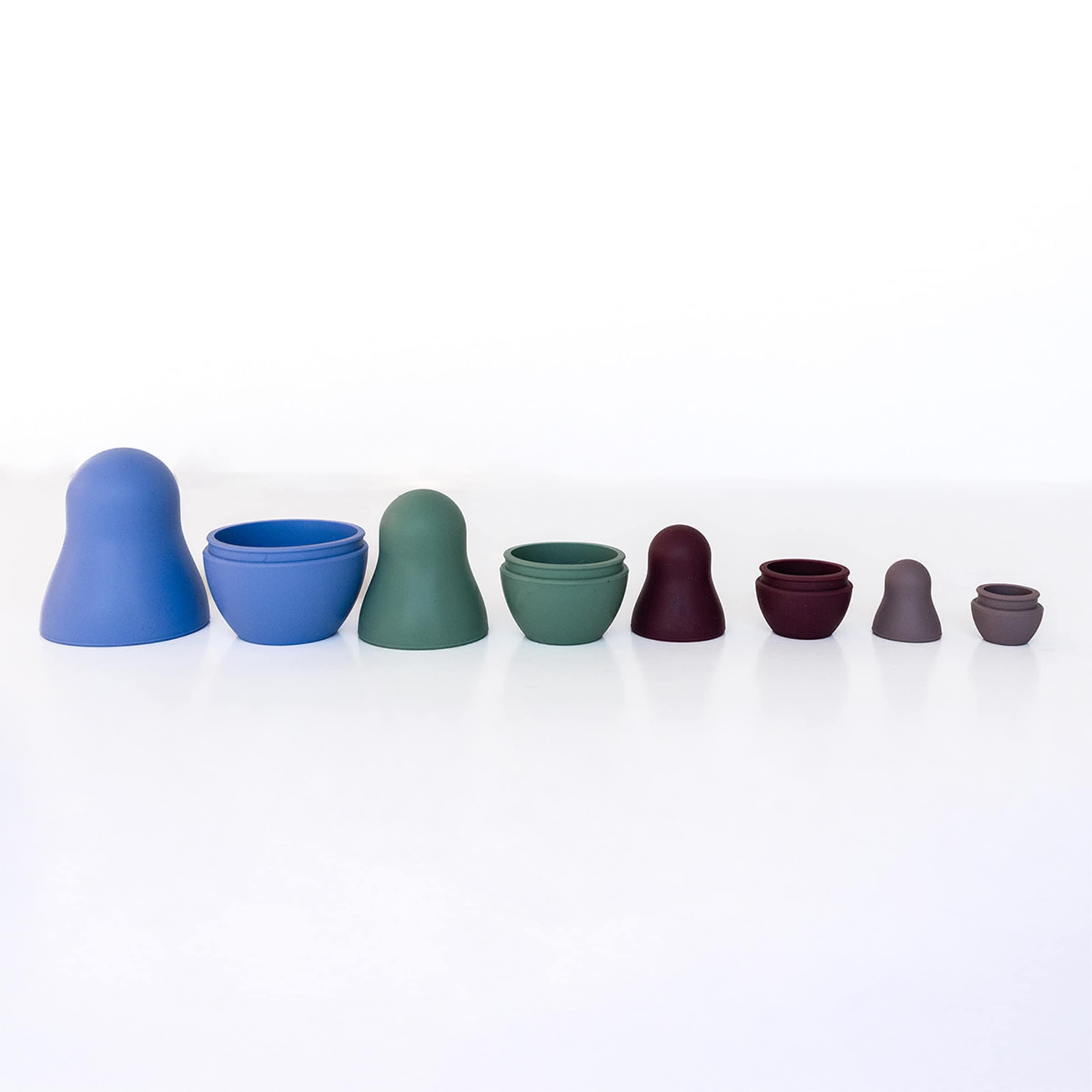 Nesting Dolls I324812
