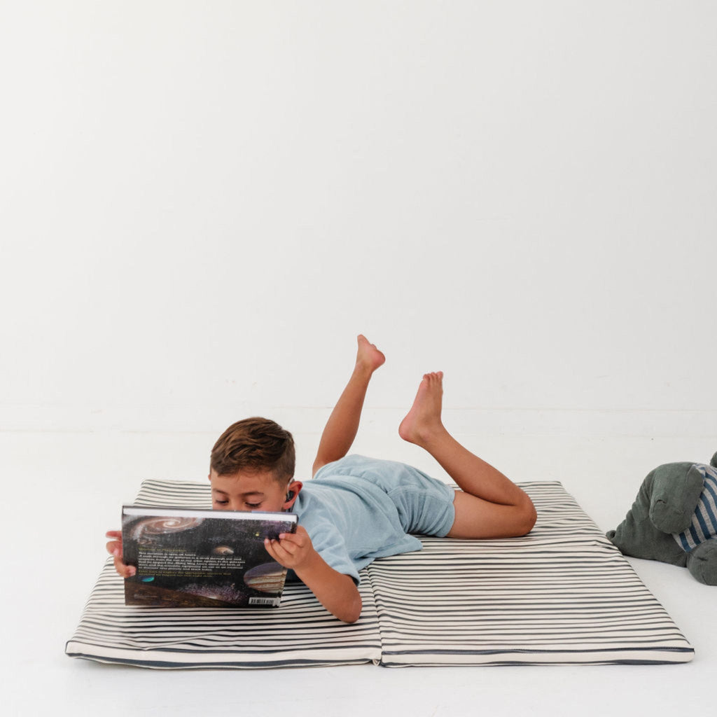 Vegan Leather Mat with Bold Stripe H69011