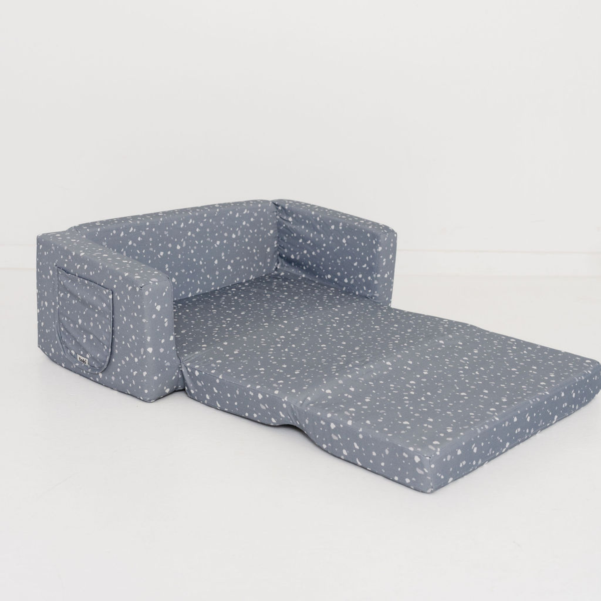 Terrazzo Slate Play Couch N240647