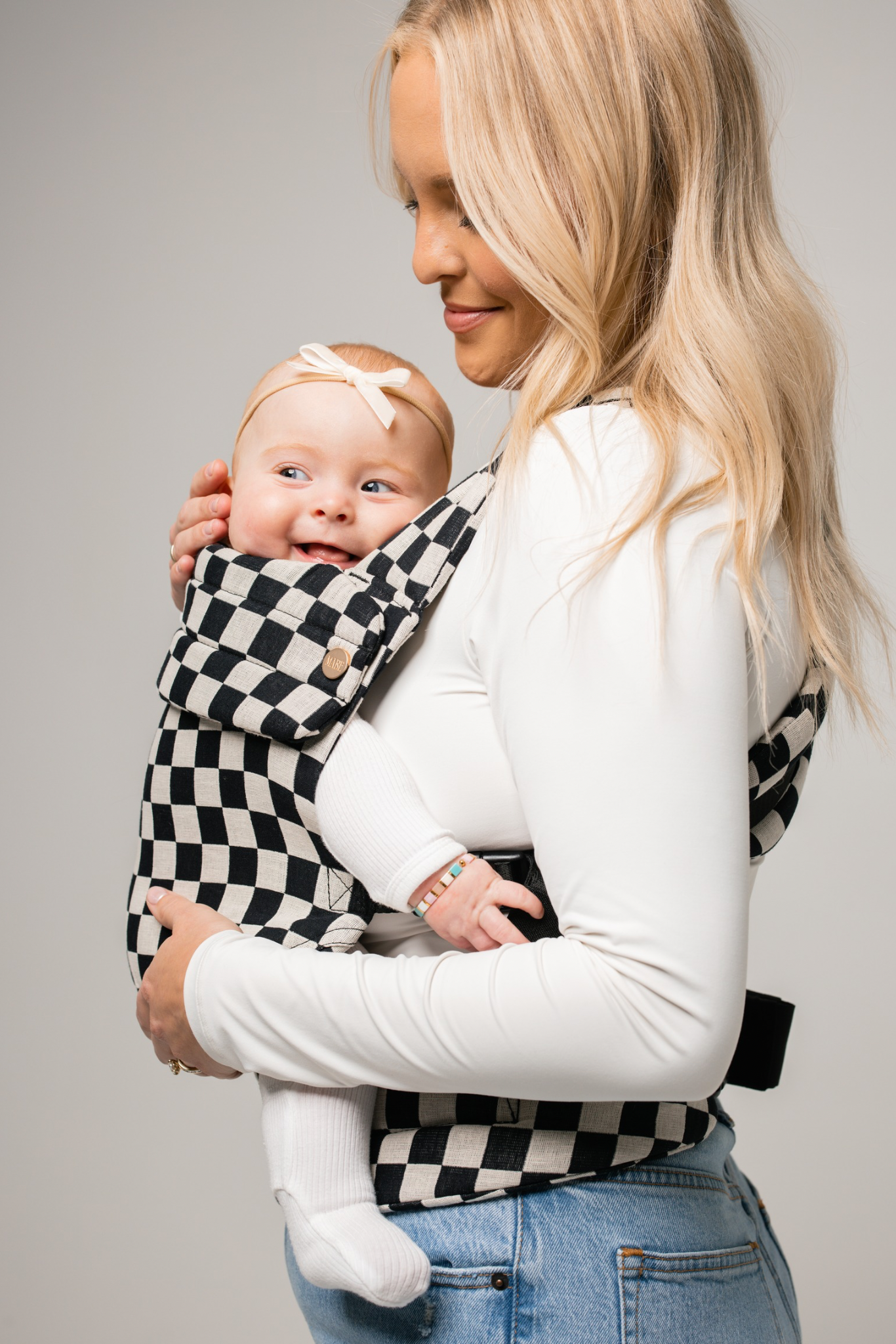 Monarch Carrier - Ebony Check P1398