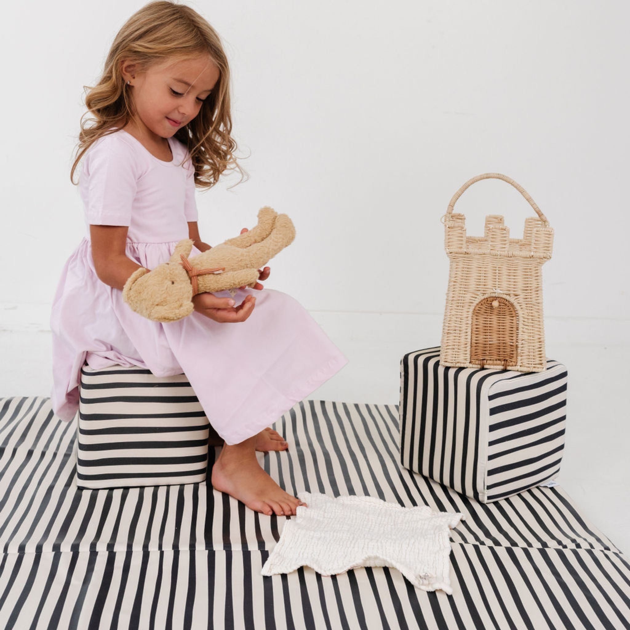 Vegan Leather Mat with Bold Stripe H69011