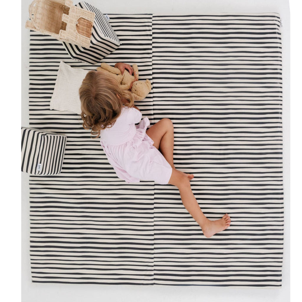 Vegan Leather Mat with Bold Stripe H69011