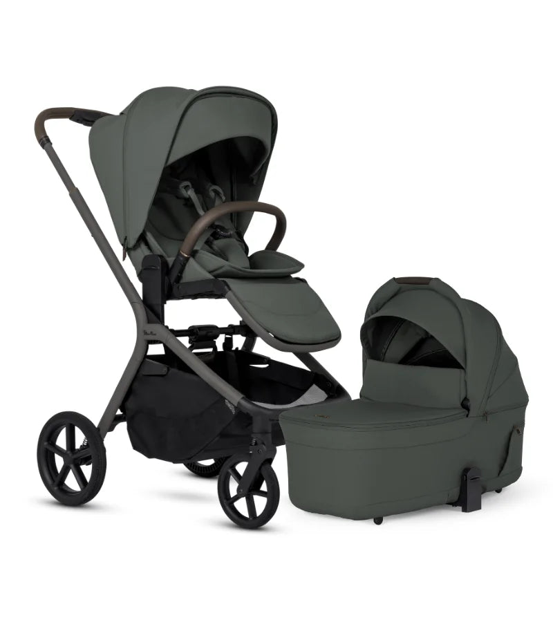 Compact Stroller with Folding Bassinet Bundle F7400