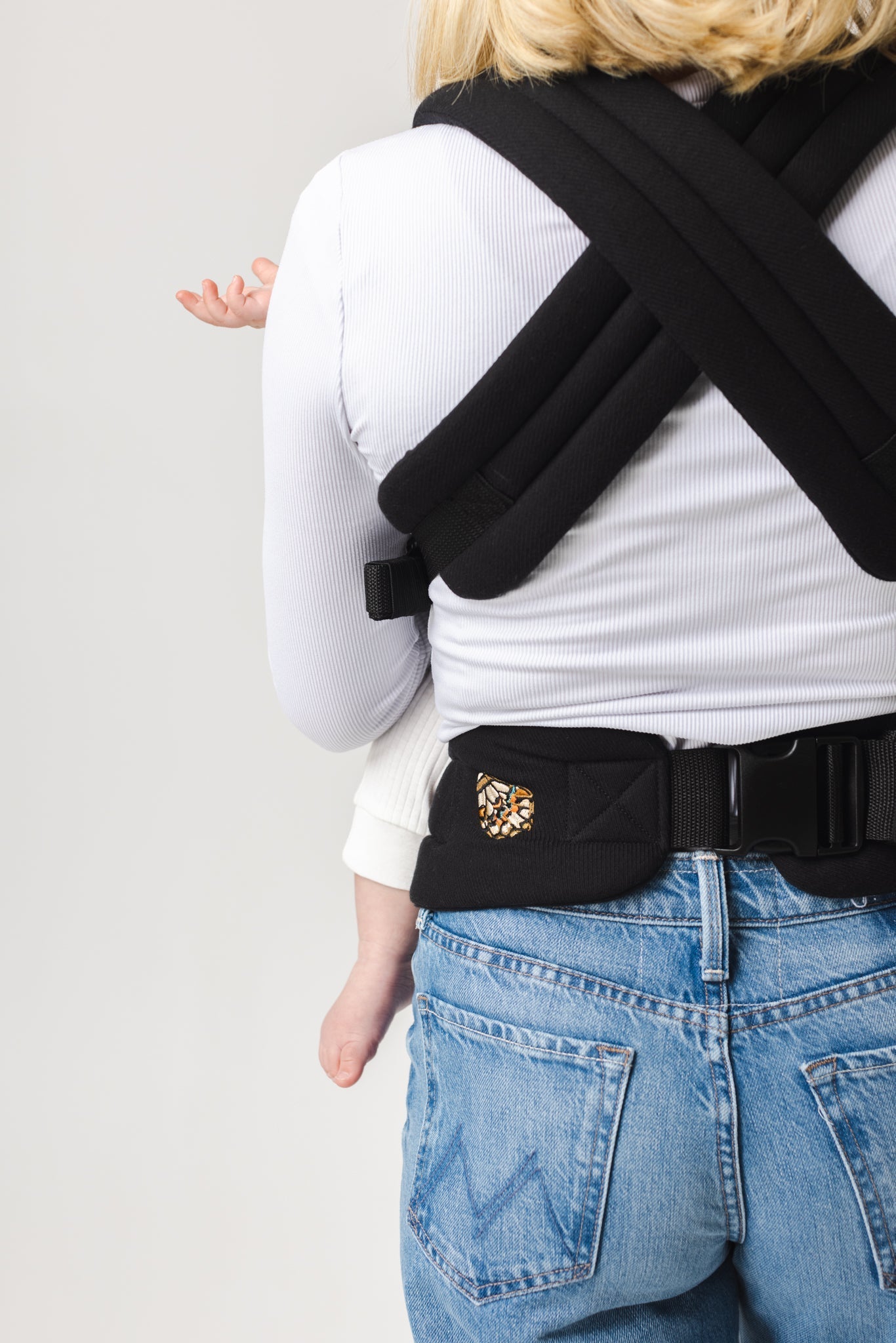 Monarch Carrier - Ebony Z753075