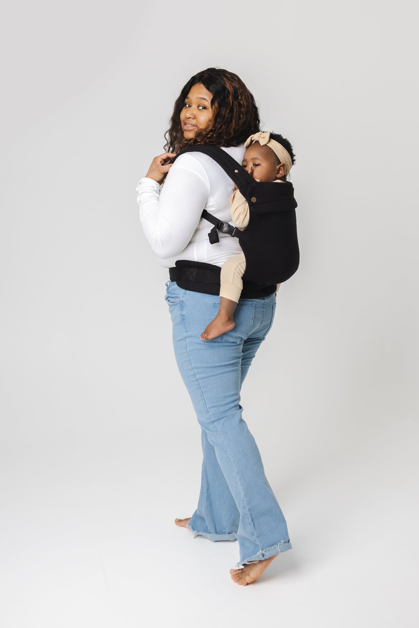 Monarch Carrier - Ebony Z753075