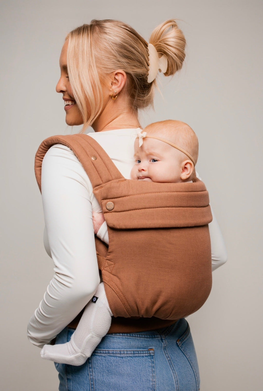 The Monarch Carrier - Mocha K10477