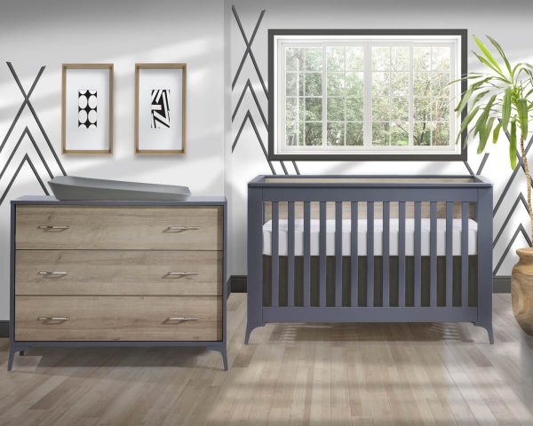 Convertible Crib and 3 Drawer Dresser Set O840