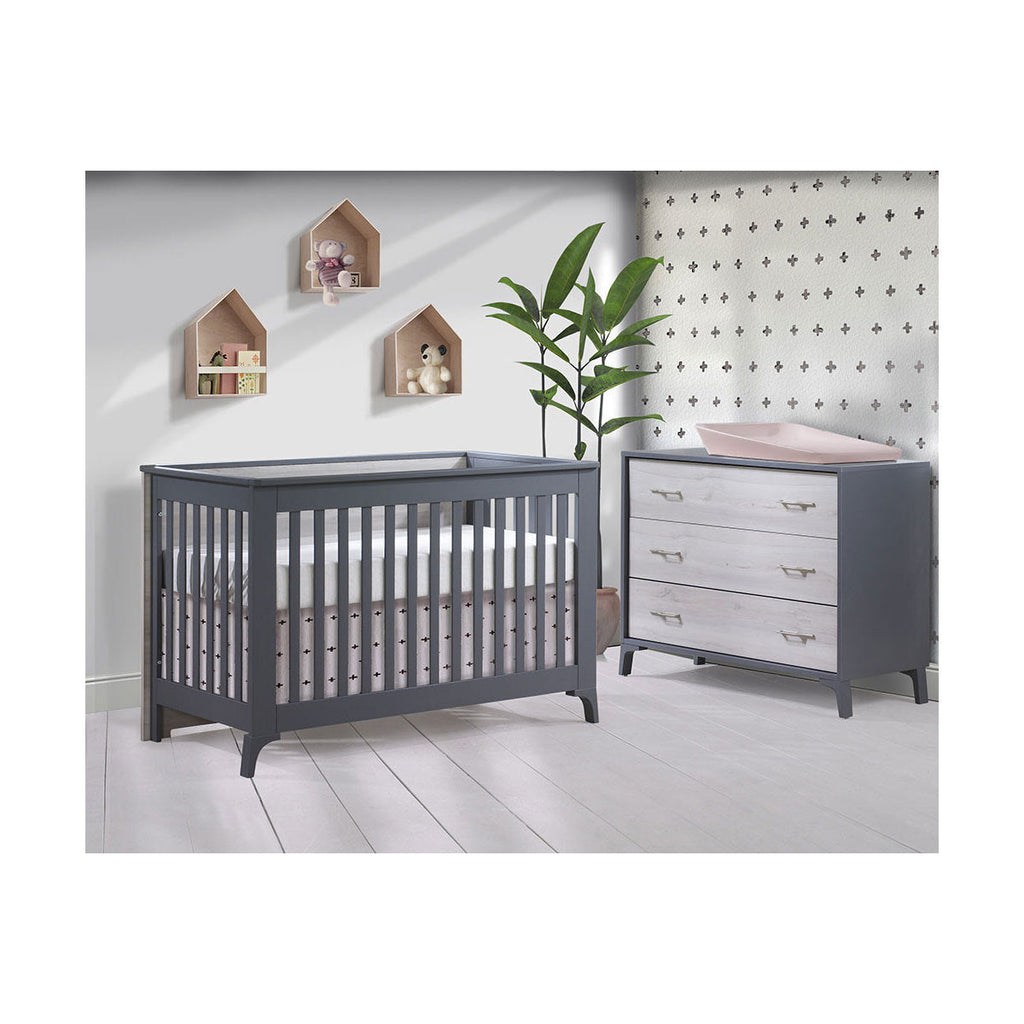 Convertible Crib and 3 Drawer Dresser Set O840