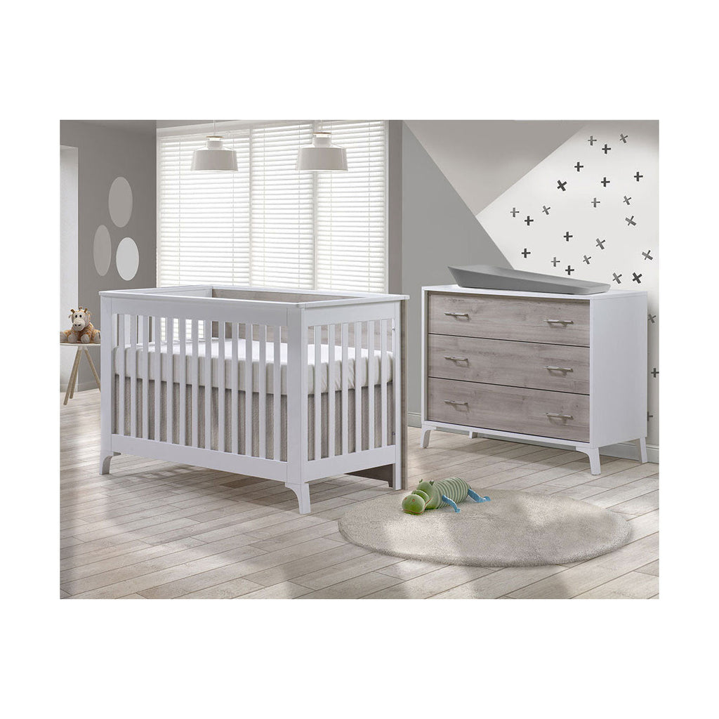 Convertible Crib and 3 Drawer Dresser Set O840