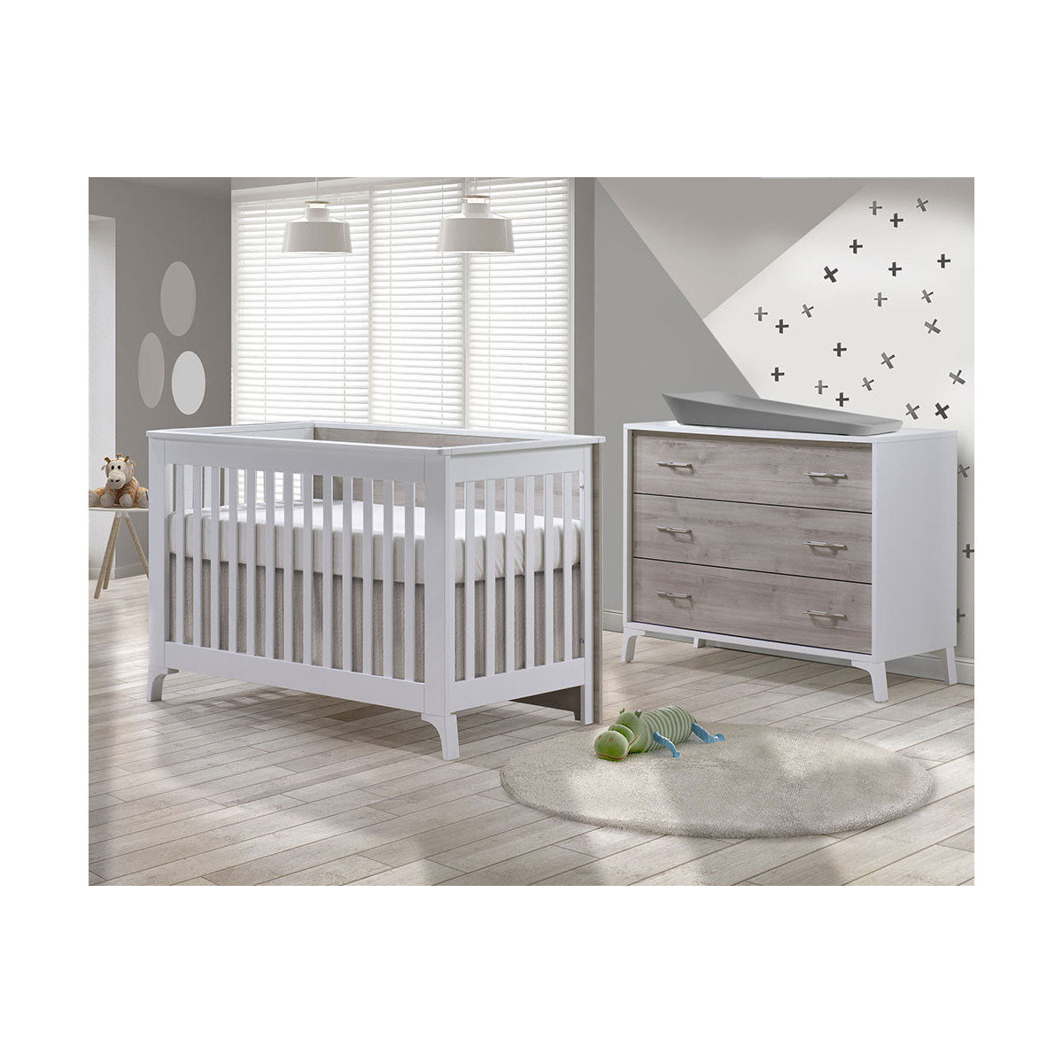 Convertible Crib and 3 Drawer Dresser Set O840