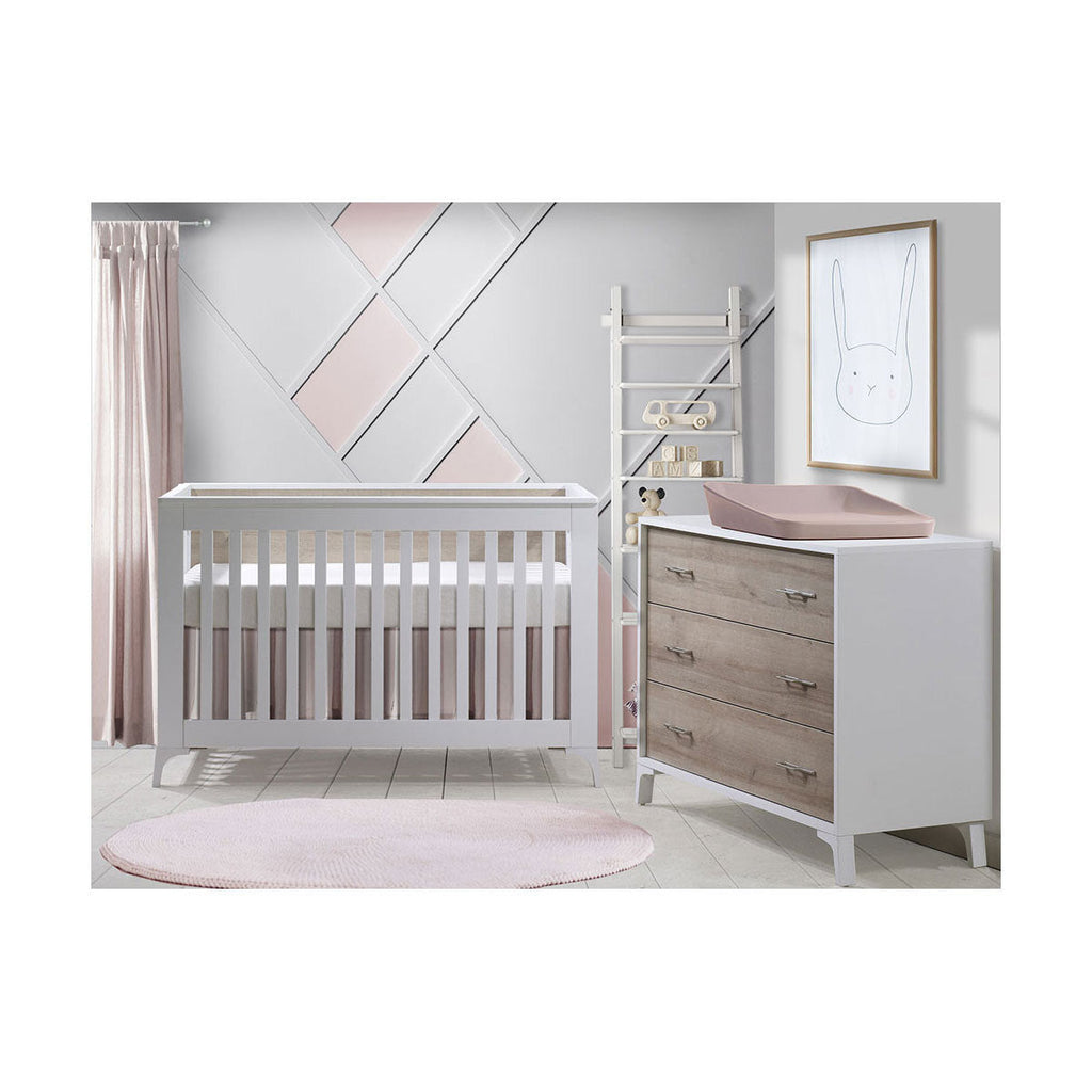 Convertible Crib and 3 Drawer Dresser Set O840