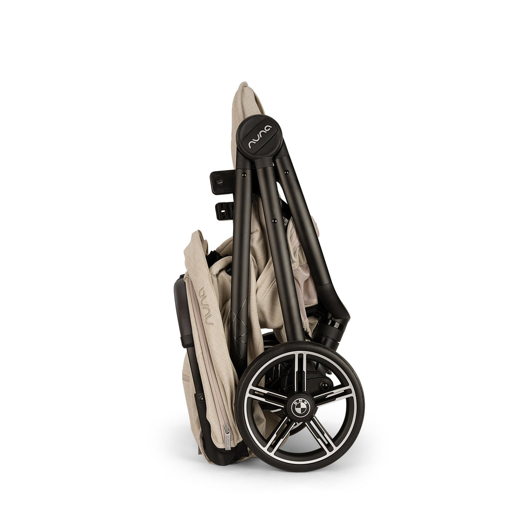 BMW Collection TRVL LX stroller in Mica T685
