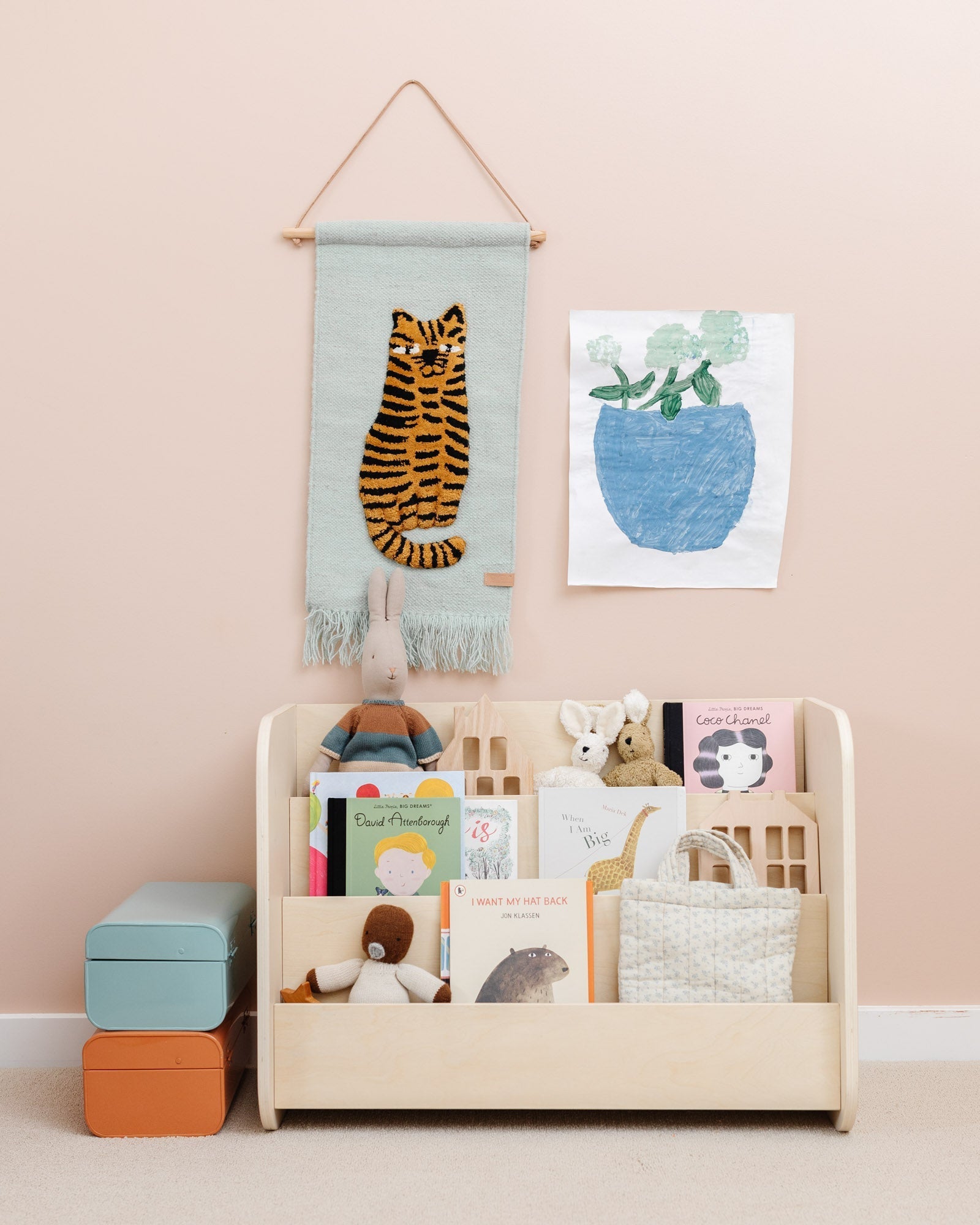 Montessori Bookshelf W6410