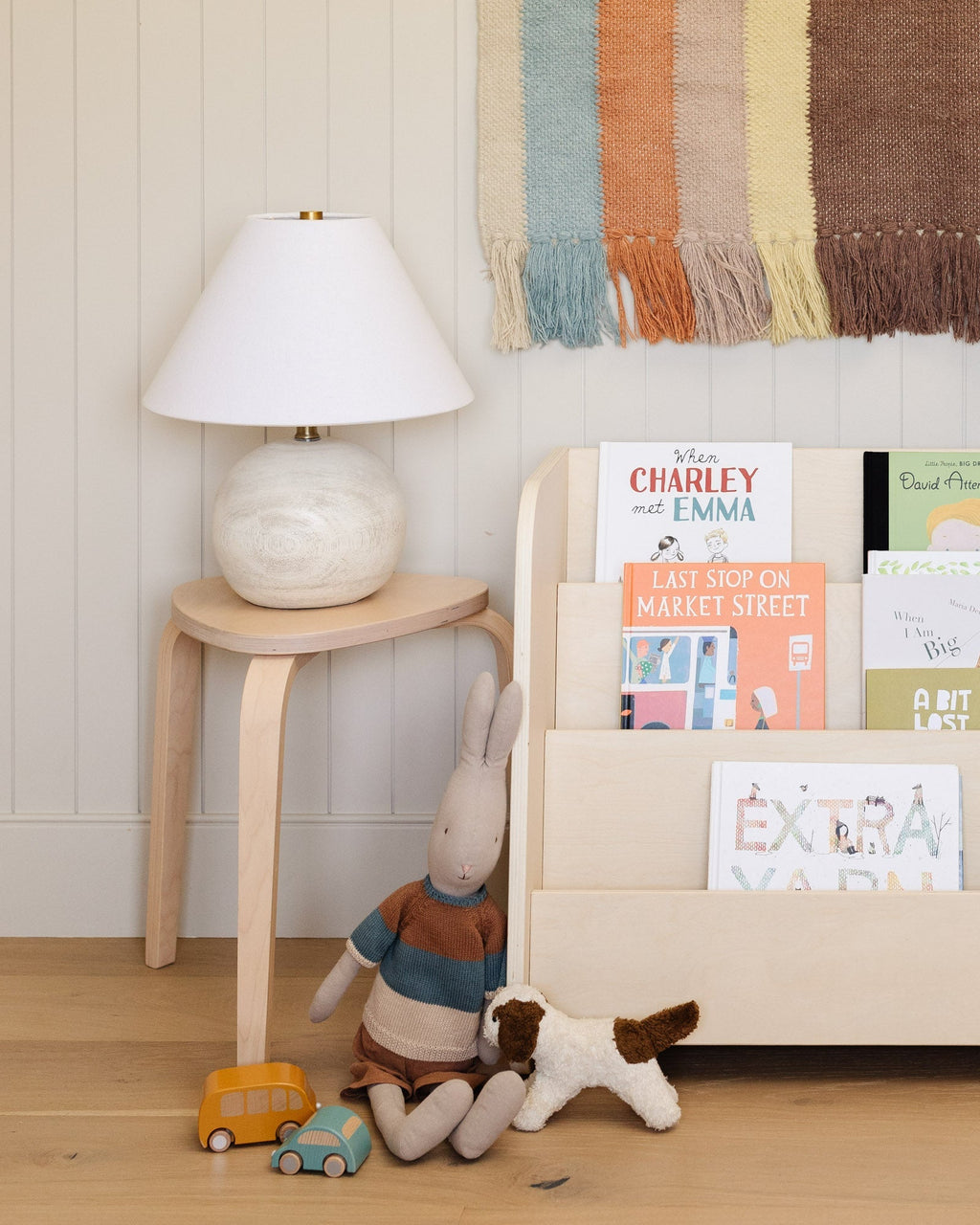 Montessori Bookshelf W6410