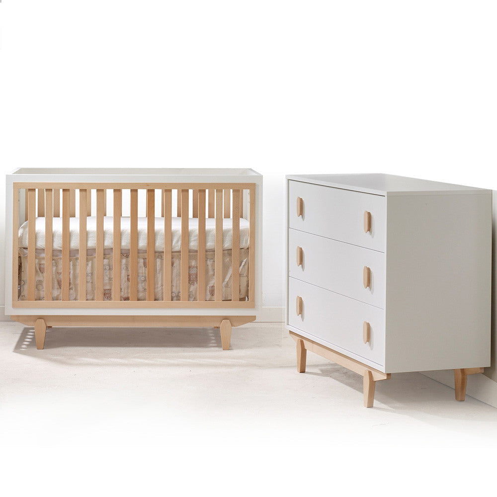 Classic Crib and 3 Drawer Dresser XL M366