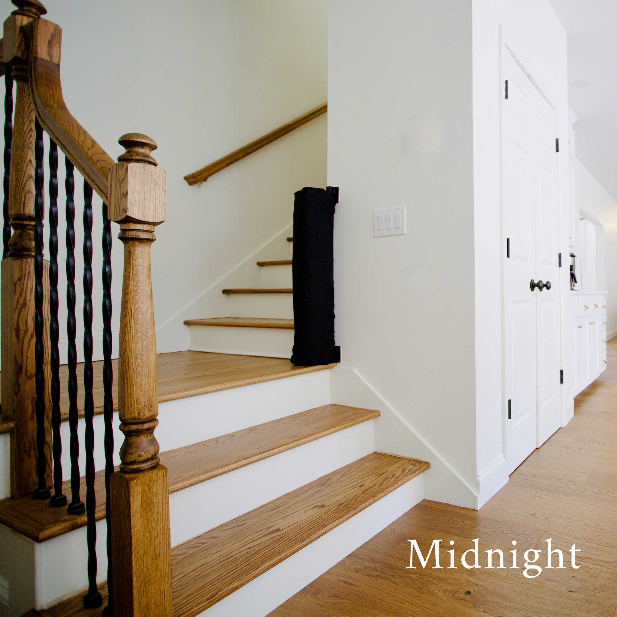 Wall-to-Banister Fabric Safety Gate S694323