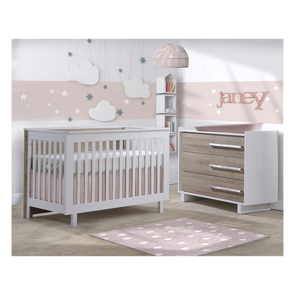 Convertible Crib and 3 Drawer Dresser XL K15228