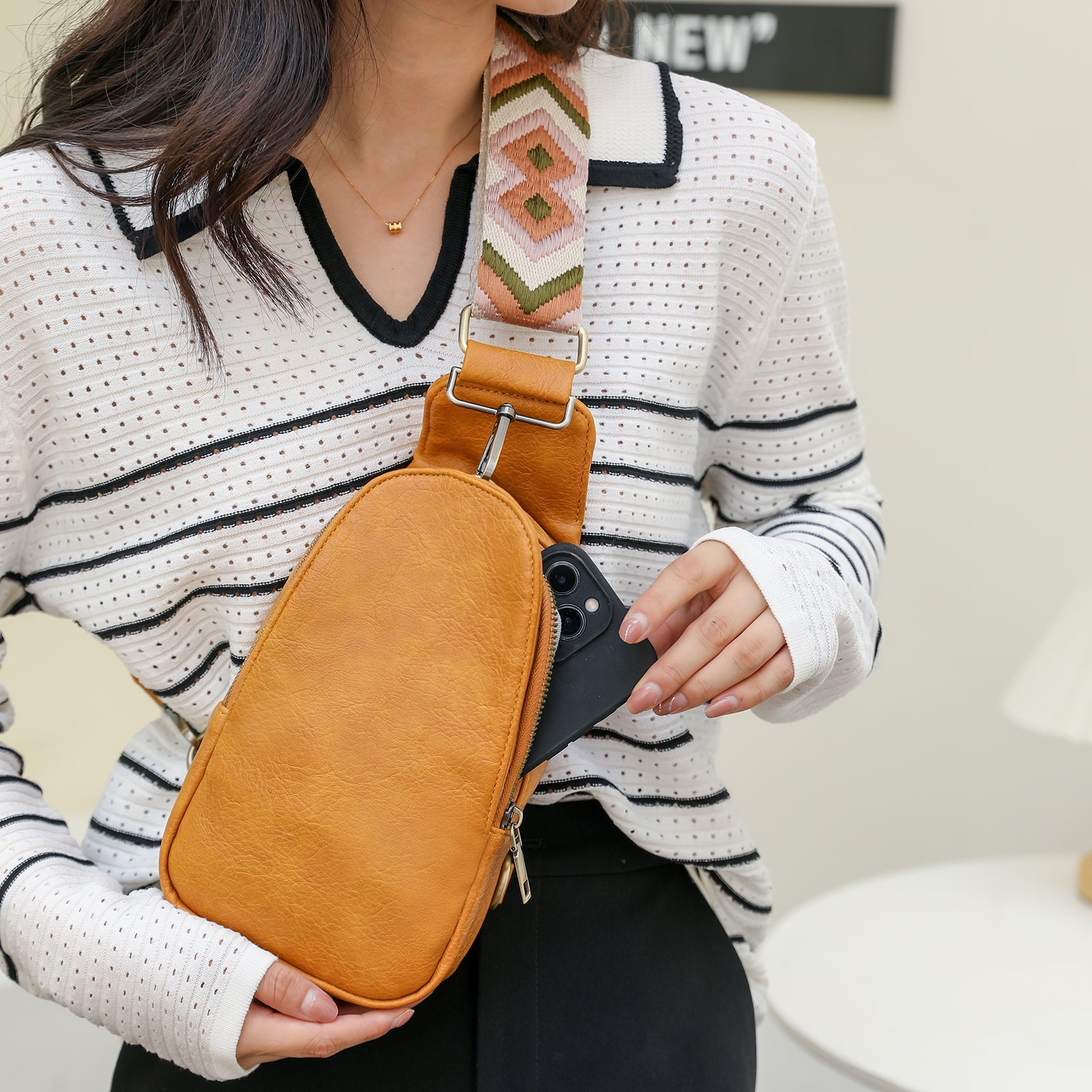 BOHEMIA SLING BAG 9"