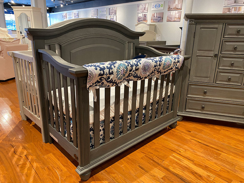 4 in 1 Convertible Crib G854808