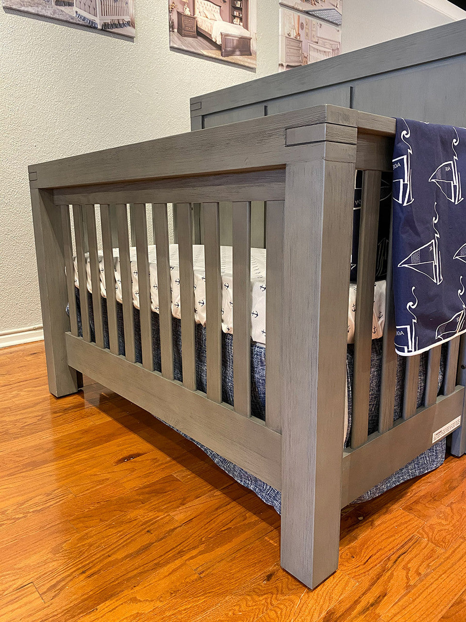 Convertible Crib in Rustic Gray X87234