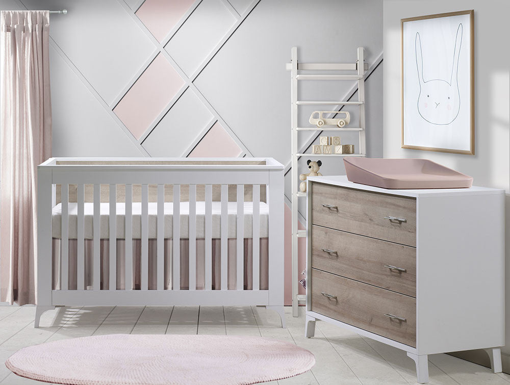 Convertible Crib and 3 Drawer Dresser Set O840