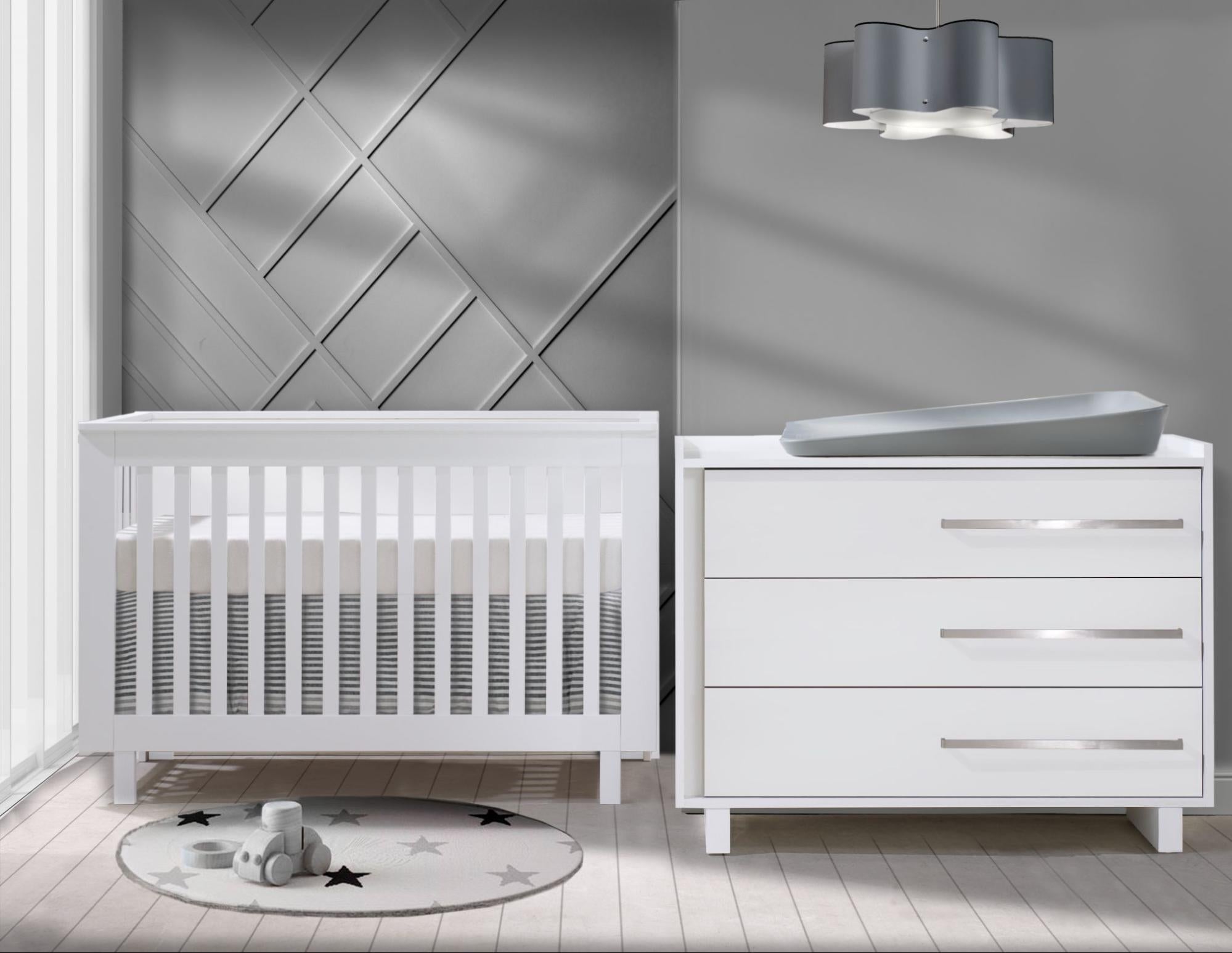 Convertible Crib and 3 Drawer Dresser XL K15228