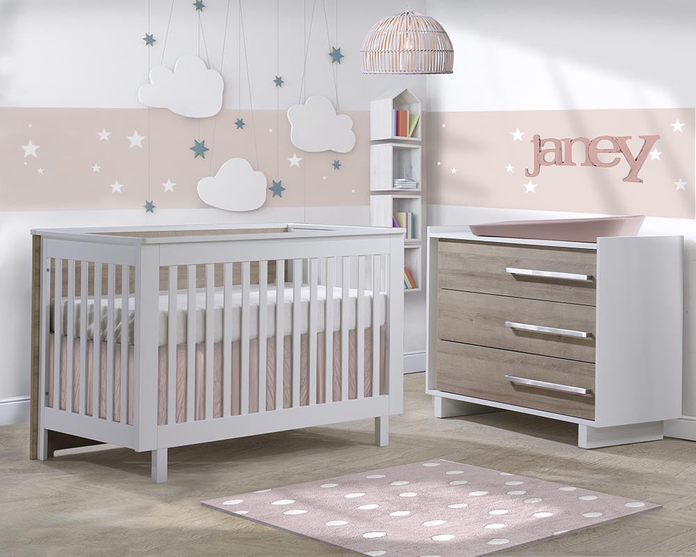 Convertible Crib and 3 Drawer Dresser XL K15228